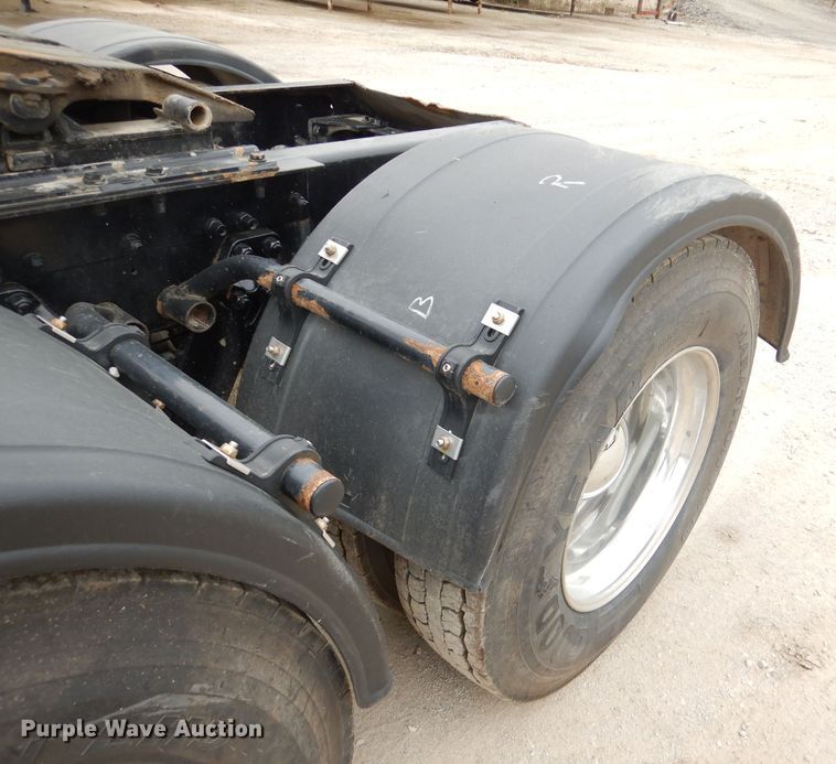 image for item DL8843 2005 Kenworth W900  semi truck