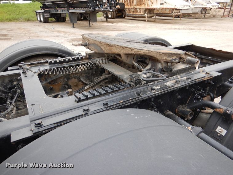 image for item DL8843 2005 Kenworth W900  semi truck