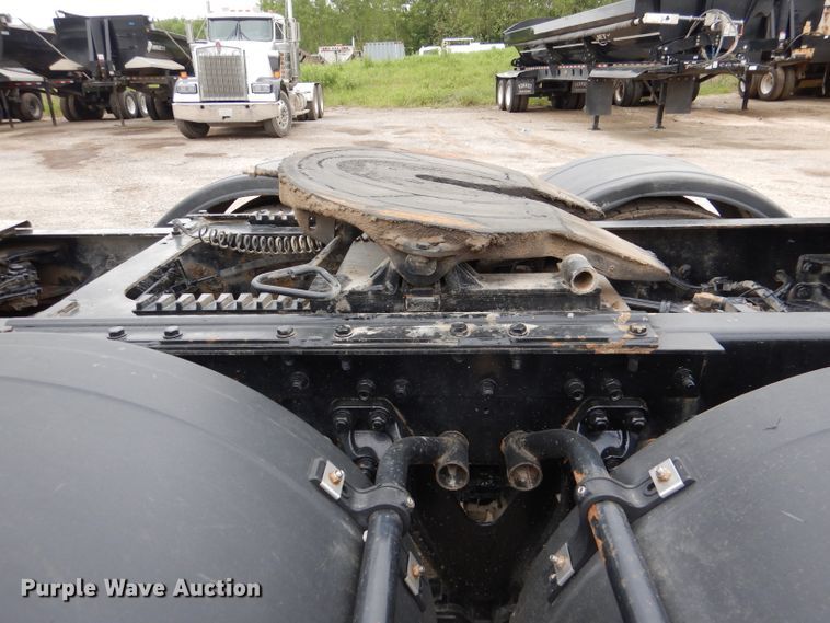 image for item DL8843 2005 Kenworth W900  semi truck