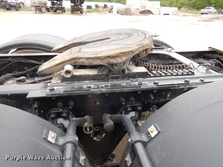 image for item DL8843 2005 Kenworth W900  semi truck