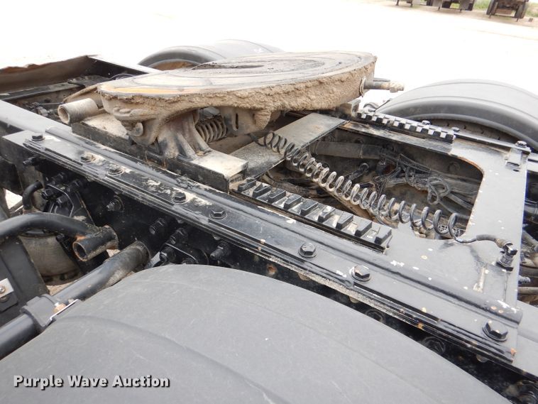 image for item DL8843 2005 Kenworth W900  semi truck