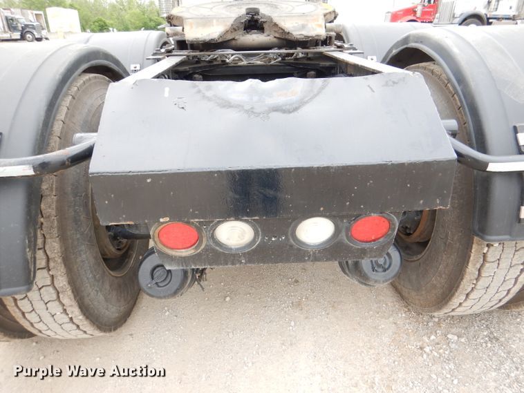 image for item DL8843 2005 Kenworth W900  semi truck