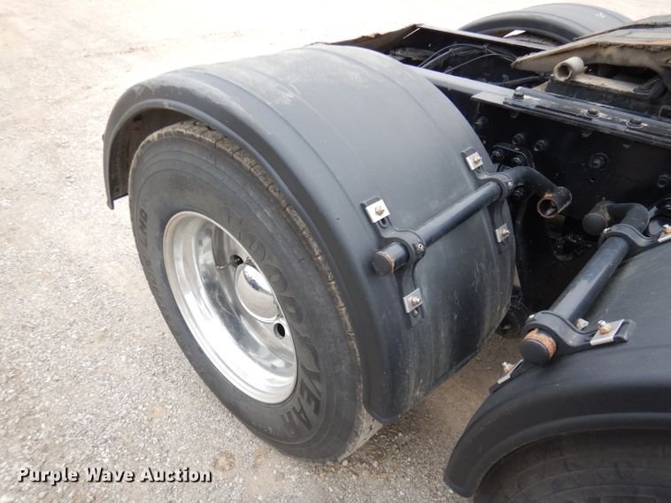 image for item DL8843 2005 Kenworth W900  semi truck