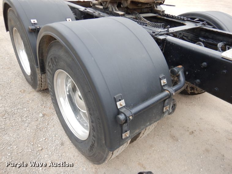 image for item DL8843 2005 Kenworth W900  semi truck