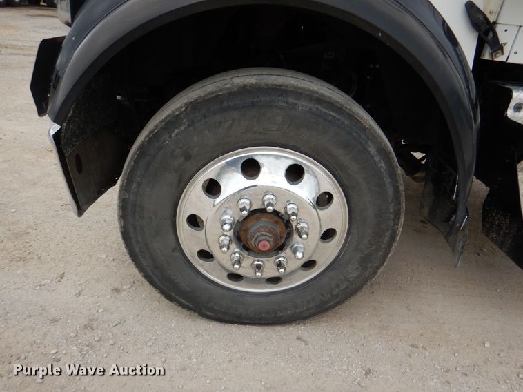 image for item DL8843 2005 Kenworth W900  semi truck