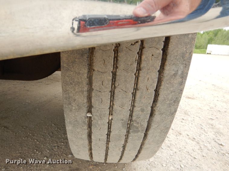 image for item DL8843 2005 Kenworth W900  semi truck