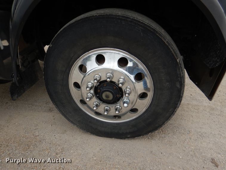 image for item DL8843 2005 Kenworth W900  semi truck