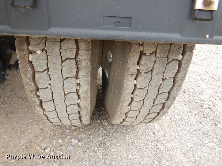 image for item DL8843 2005 Kenworth W900  semi truck