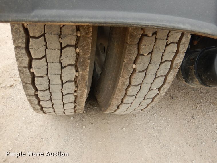 image for item DL8843 2005 Kenworth W900  semi truck