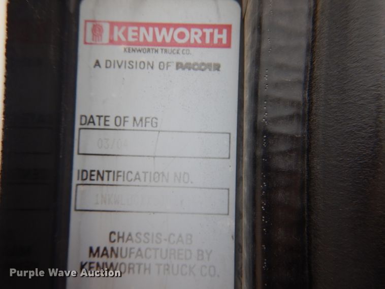 image for item DL8843 2005 Kenworth W900  semi truck