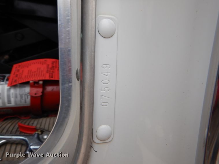 image for item DL8843 2005 Kenworth W900  semi truck