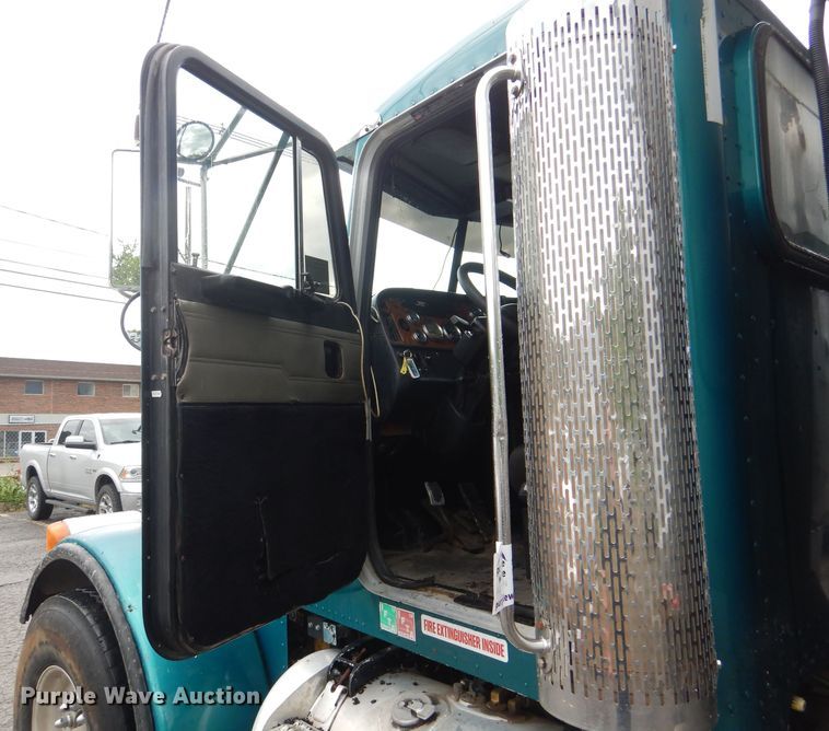 image for item DL8880 2001 Peterbilt 379  dump truck