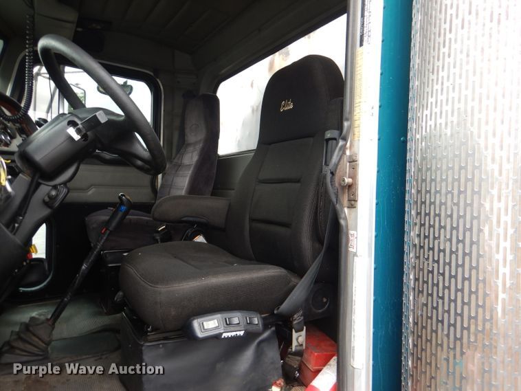 image for item DL8880 2001 Peterbilt 379  dump truck