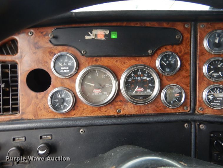 image for item DL8880 2001 Peterbilt 379  dump truck