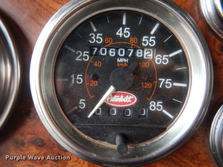 image for item DL8880 2001 Peterbilt 379  dump truck