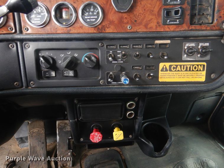 image for item DL8880 2001 Peterbilt 379  dump truck