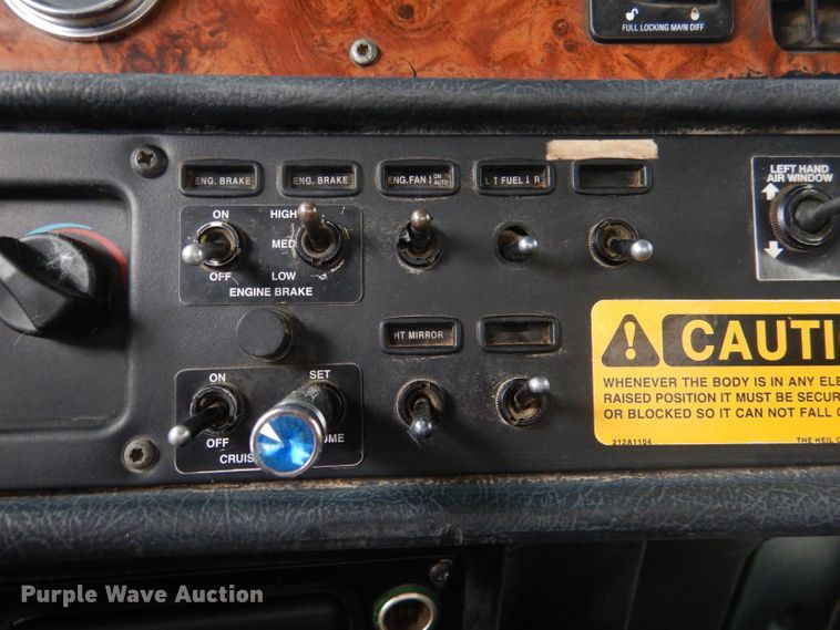 image for item DL8880 2001 Peterbilt 379  dump truck