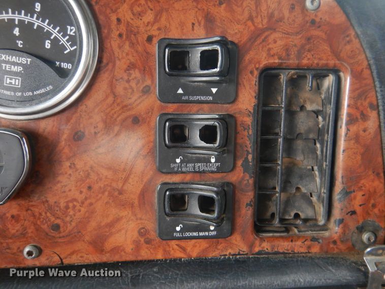 image for item DL8880 2001 Peterbilt 379  dump truck