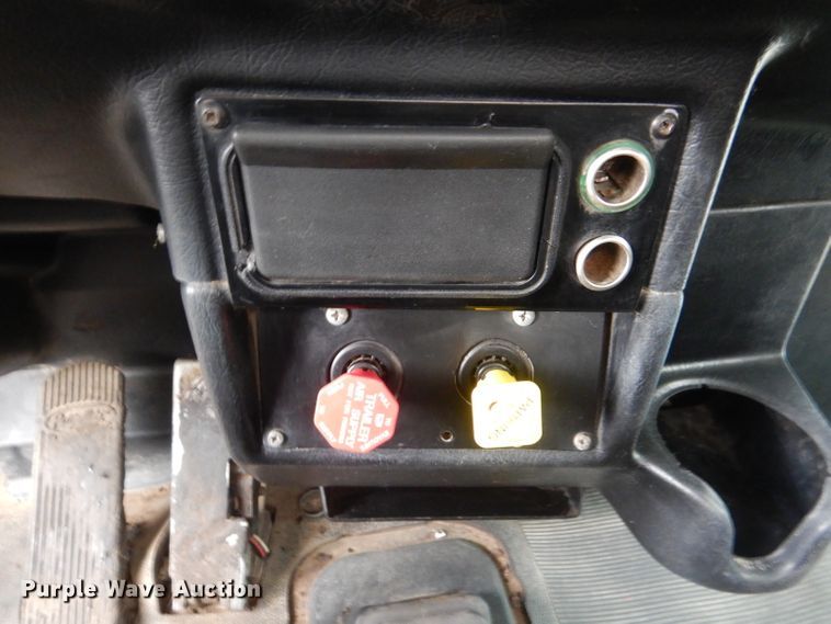 image for item DL8880 2001 Peterbilt 379  dump truck