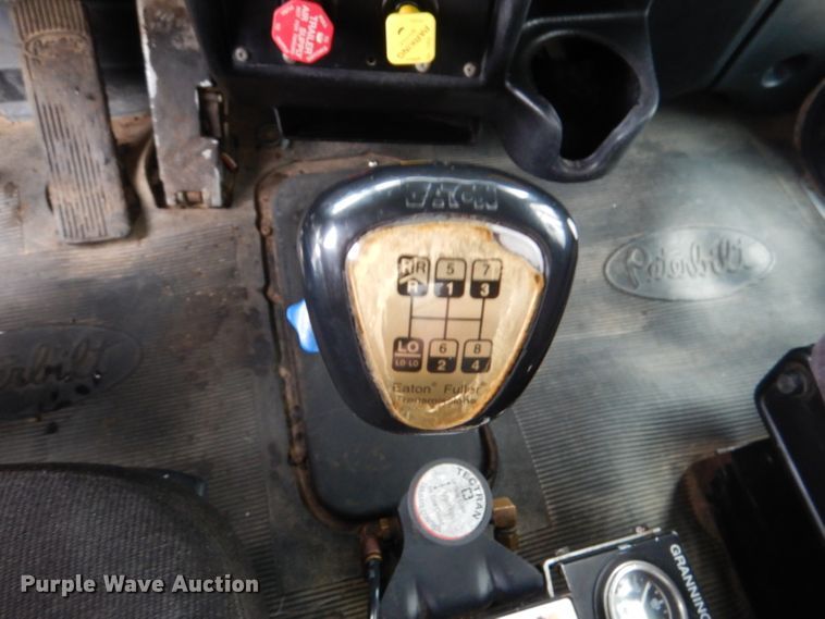 image for item DL8880 2001 Peterbilt 379  dump truck