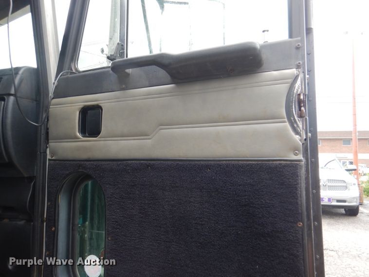 image for item DL8880 2001 Peterbilt 379  dump truck