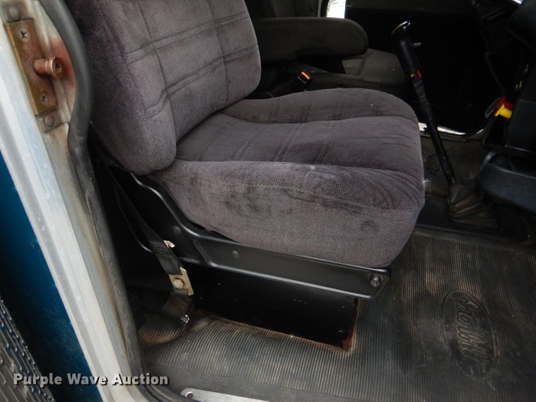 image for item DL8880 2001 Peterbilt 379  dump truck