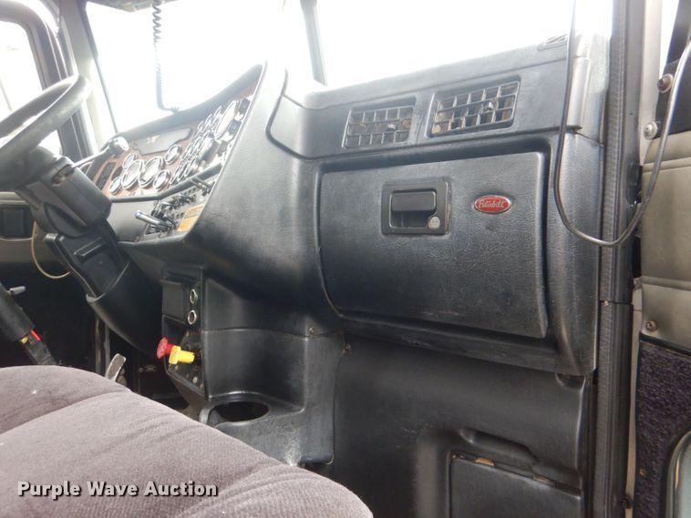 image for item DL8880 2001 Peterbilt 379  dump truck