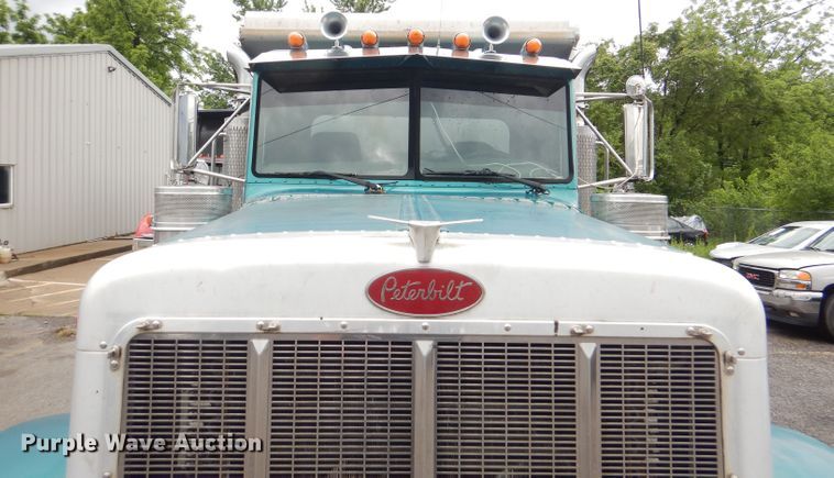 image for item DL8880 2001 Peterbilt 379  dump truck