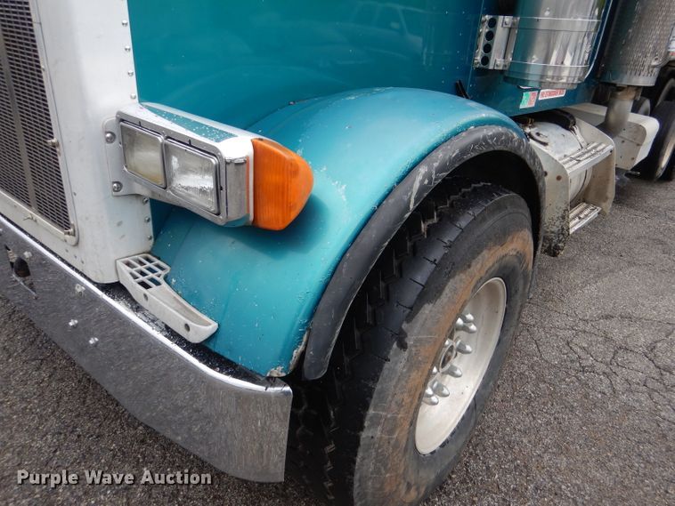 image for item DL8880 2001 Peterbilt 379  dump truck