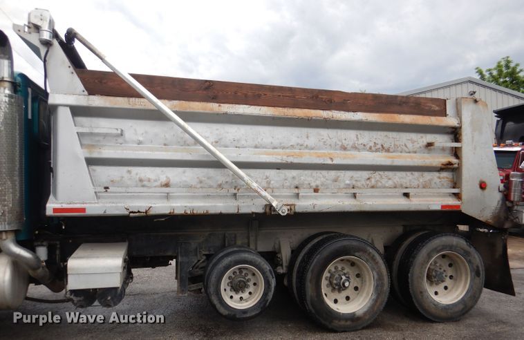 image for item DL8880 2001 Peterbilt 379  dump truck