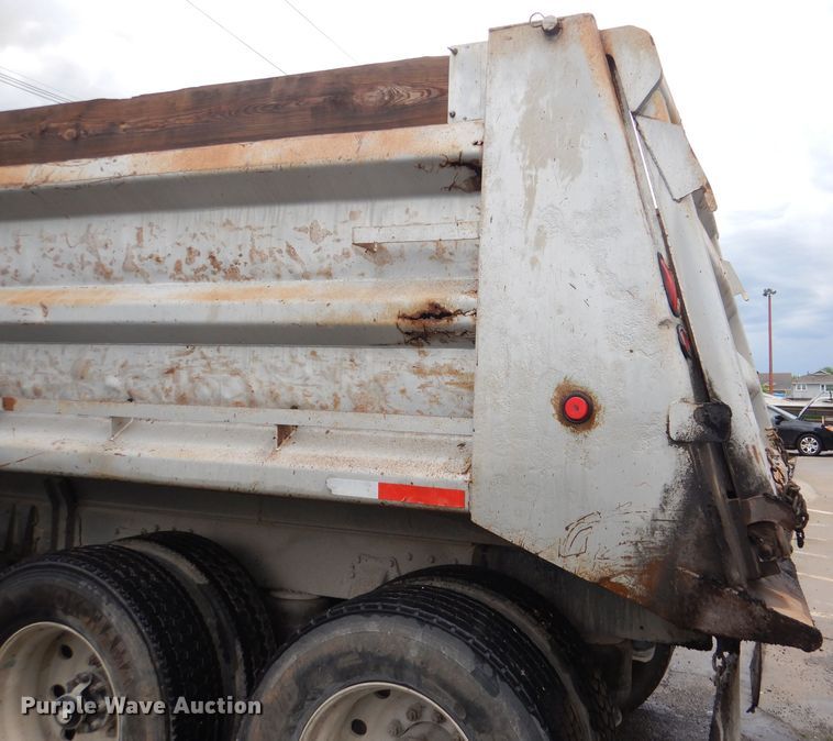 image for item DL8880 2001 Peterbilt 379  dump truck