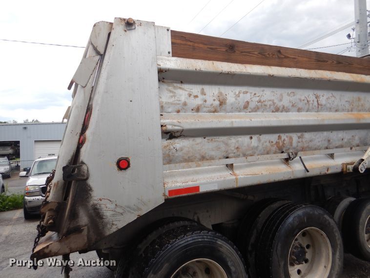 image for item DL8880 2001 Peterbilt 379  dump truck