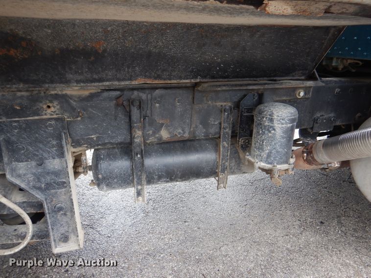 image for item DL8880 2001 Peterbilt 379  dump truck