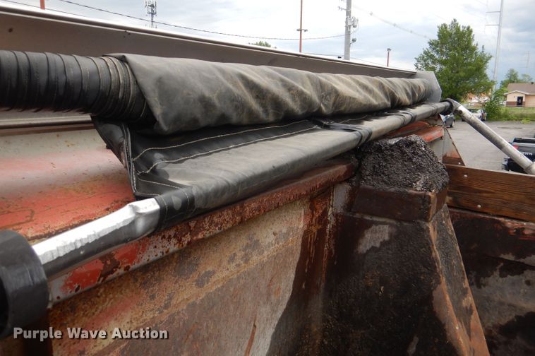 image for item DL8880 2001 Peterbilt 379  dump truck