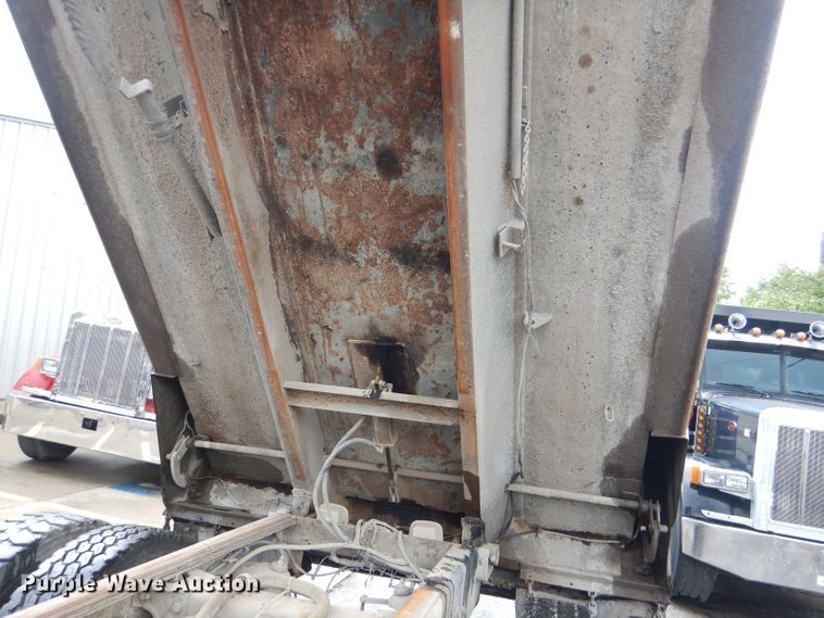 image for item DL8880 2001 Peterbilt 379  dump truck