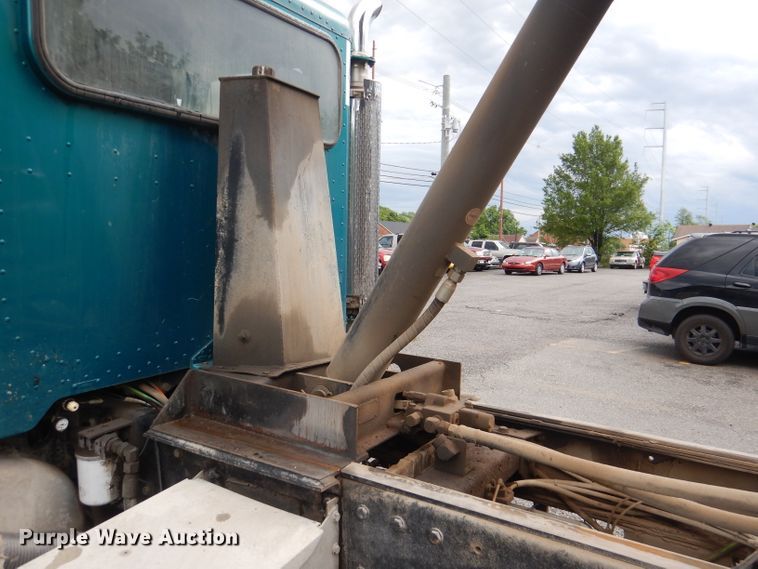 image for item DL8880 2001 Peterbilt 379  dump truck