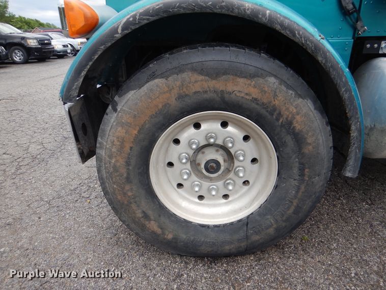 image for item DL8880 2001 Peterbilt 379  dump truck