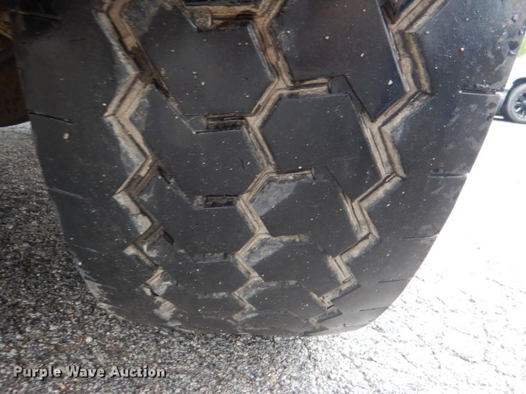 image for item DL8880 2001 Peterbilt 379  dump truck