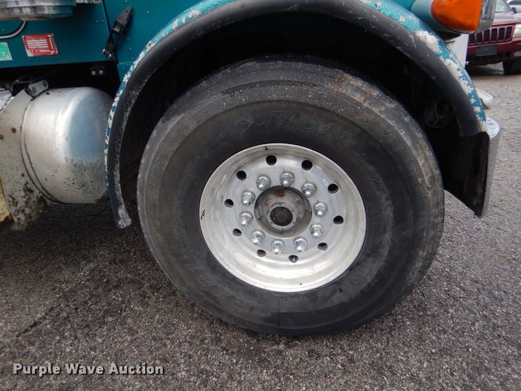 image for item DL8880 2001 Peterbilt 379  dump truck