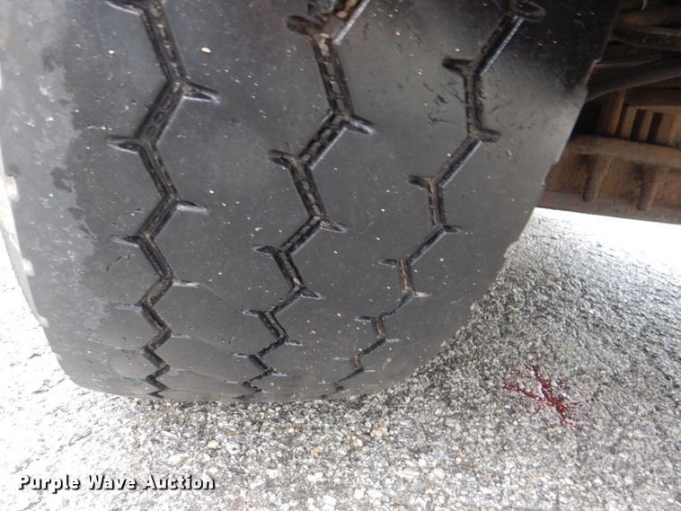 image for item DL8880 2001 Peterbilt 379  dump truck