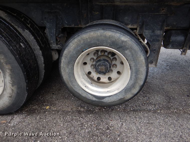 image for item DL8880 2001 Peterbilt 379  dump truck