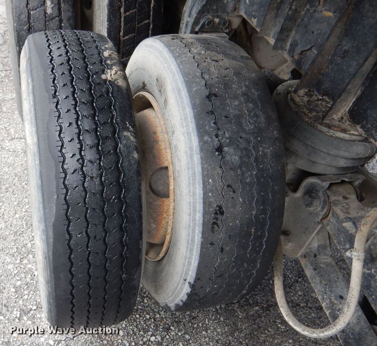 image for item DL8880 2001 Peterbilt 379  dump truck