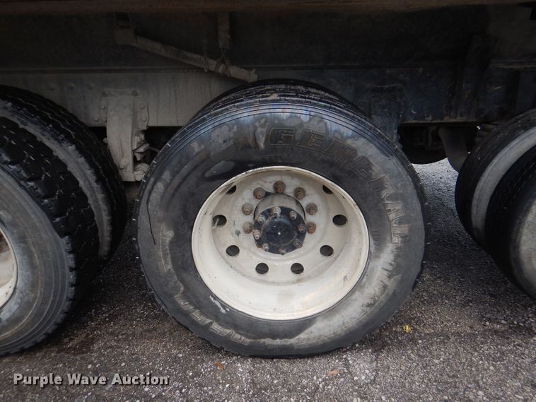 image for item DL8880 2001 Peterbilt 379  dump truck