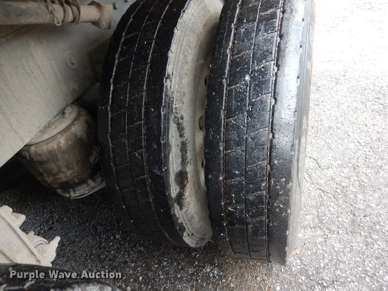 image for item DL8880 2001 Peterbilt 379  dump truck