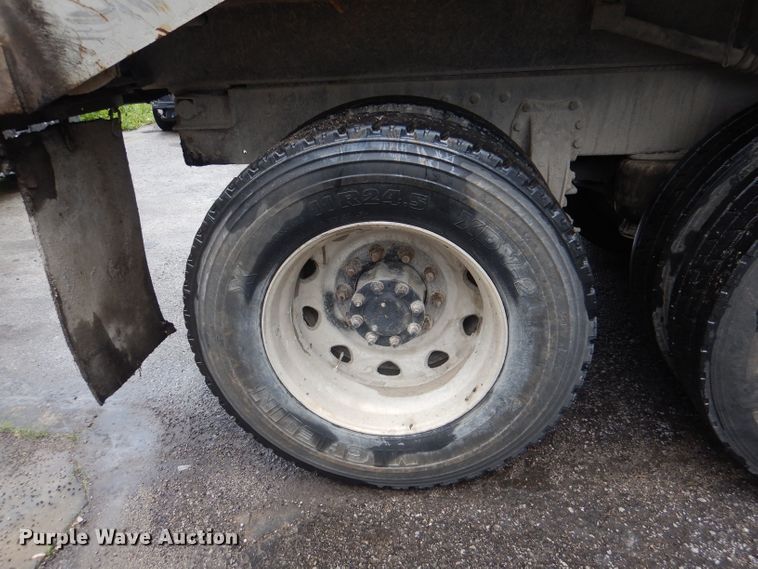 image for item DL8880 2001 Peterbilt 379  dump truck