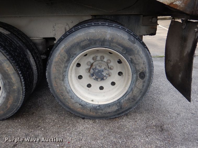 image for item DL8880 2001 Peterbilt 379  dump truck