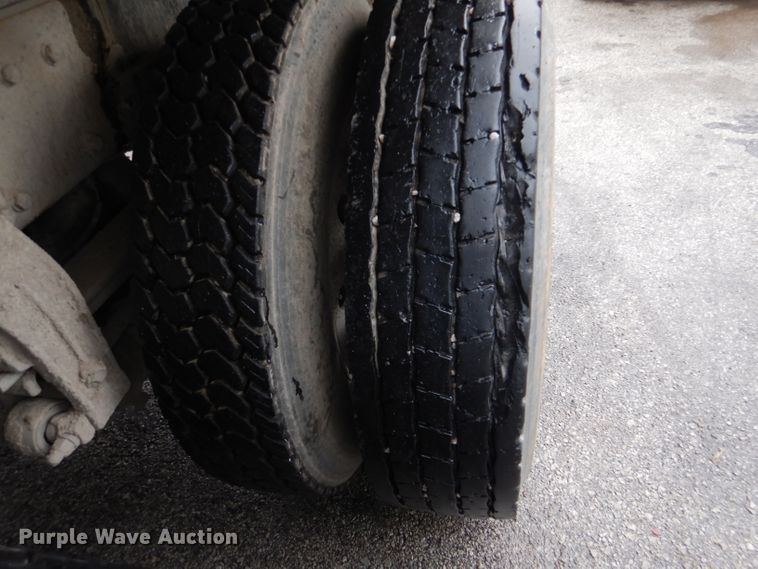 image for item DL8880 2001 Peterbilt 379  dump truck