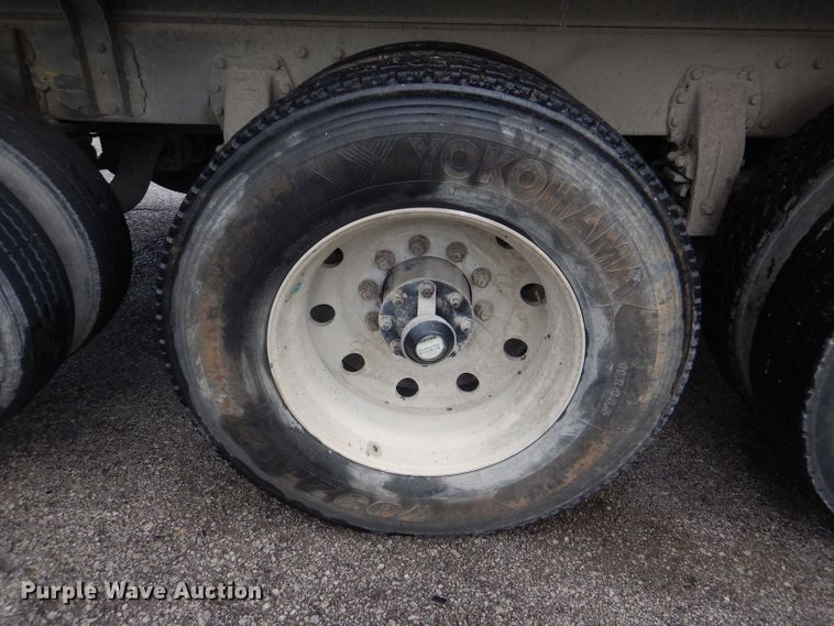 image for item DL8880 2001 Peterbilt 379  dump truck