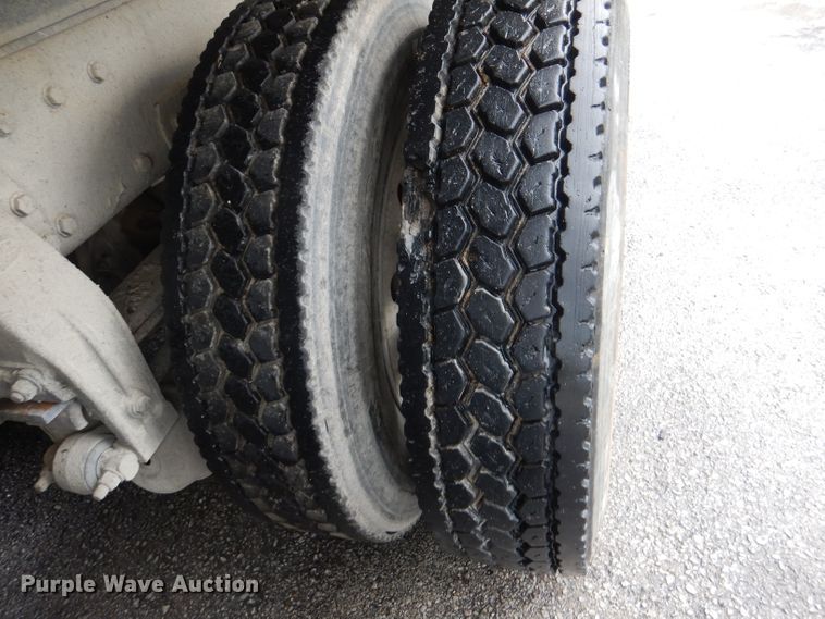 image for item DL8880 2001 Peterbilt 379  dump truck