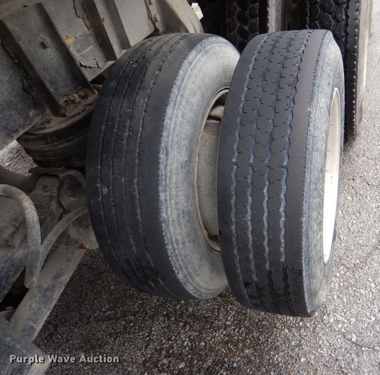 image for item DL8880 2001 Peterbilt 379  dump truck